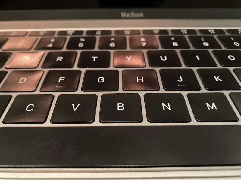 MacBook12インチスペースグレイキーボードアップ