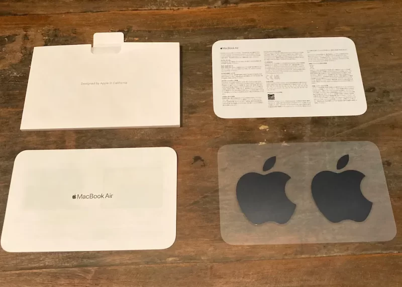 M2 MacBookAir取扱説明書＆ステッカー